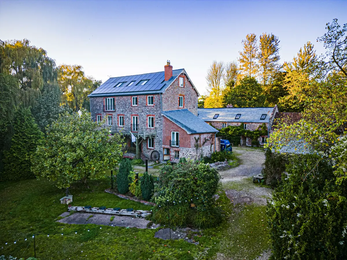 Aerial view of the Mill and its grounds